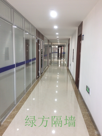 绿方玻璃隔断